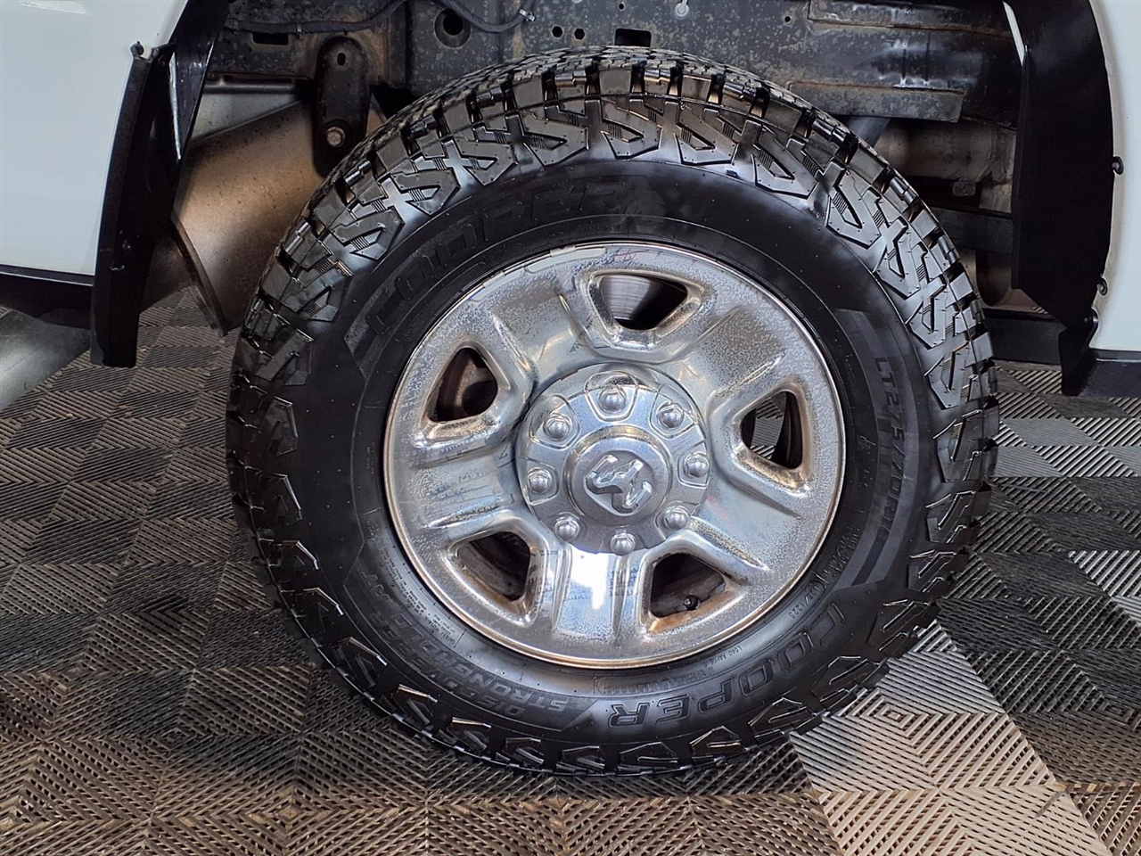 RAM 2500 Tradesman 4x4 Crew Cab 6'4" Box 2020