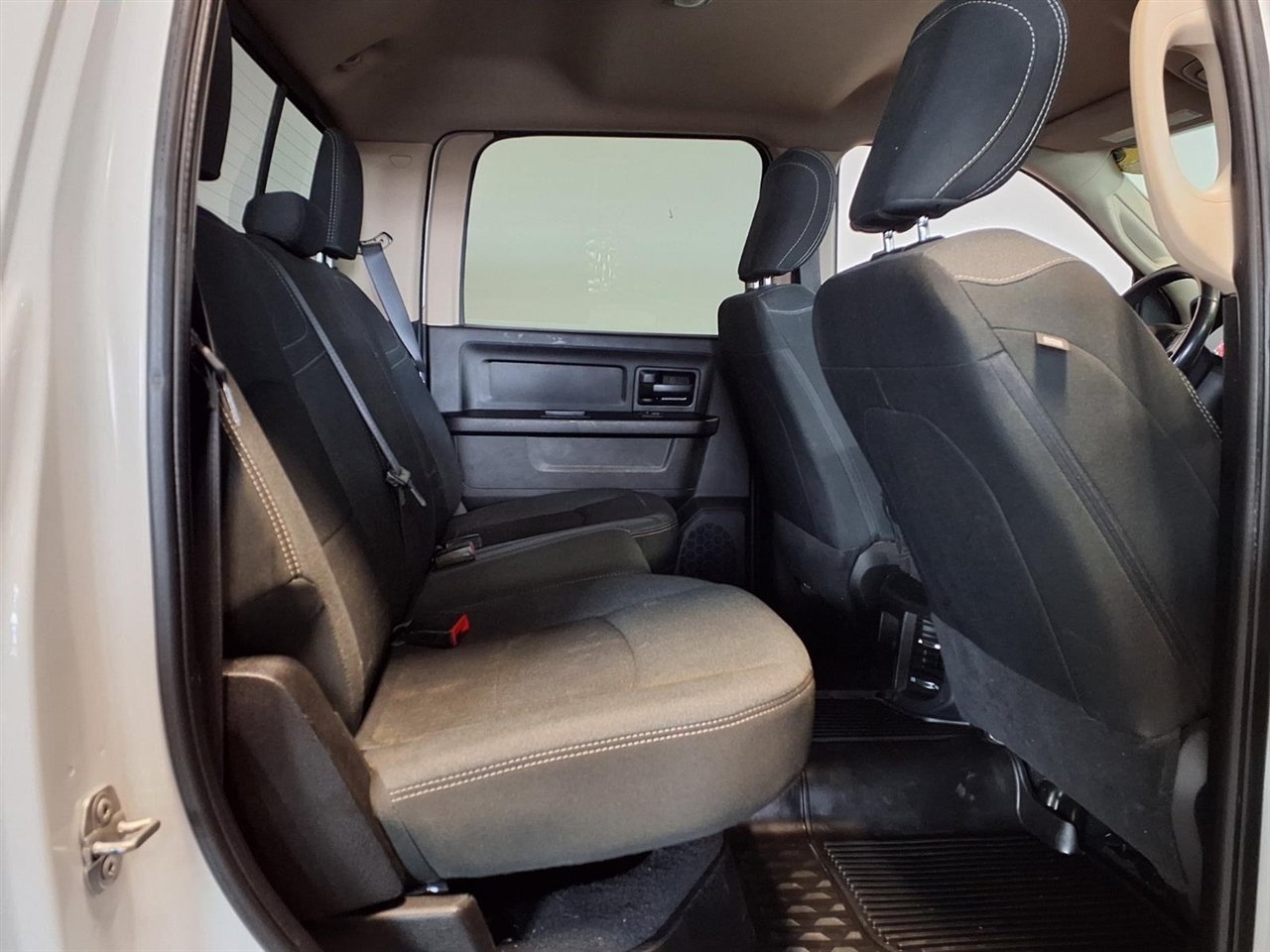 RAM 2500 Tradesman 4x4 Crew Cab 6'4" Box 2020