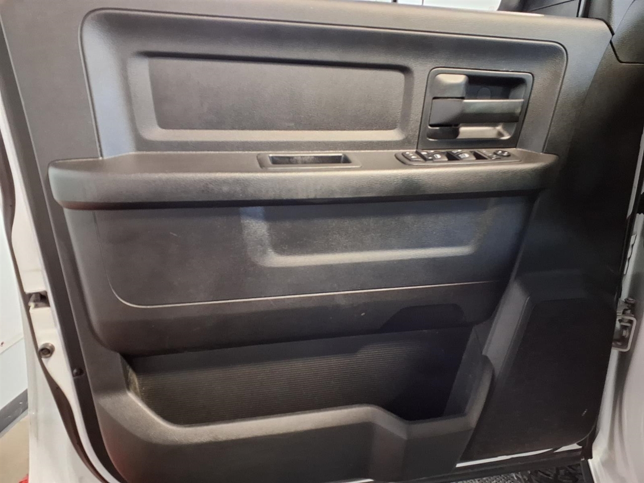 RAM 2500 Tradesman 4x4 Crew Cab 6'4" Box 2020