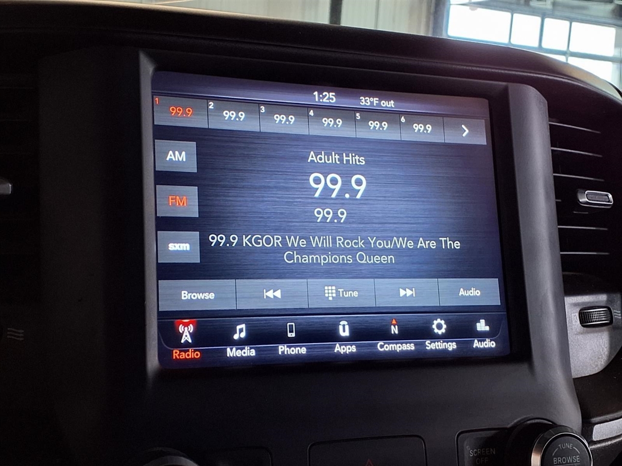 RAM 2500 Tradesman 4x4 Crew Cab 6'4" Box 2020