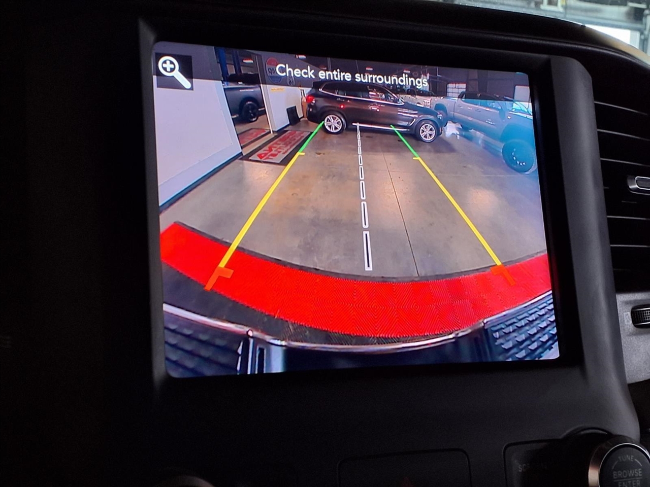 RAM 2500 Tradesman 4x4 Crew Cab 6'4" Box 2020