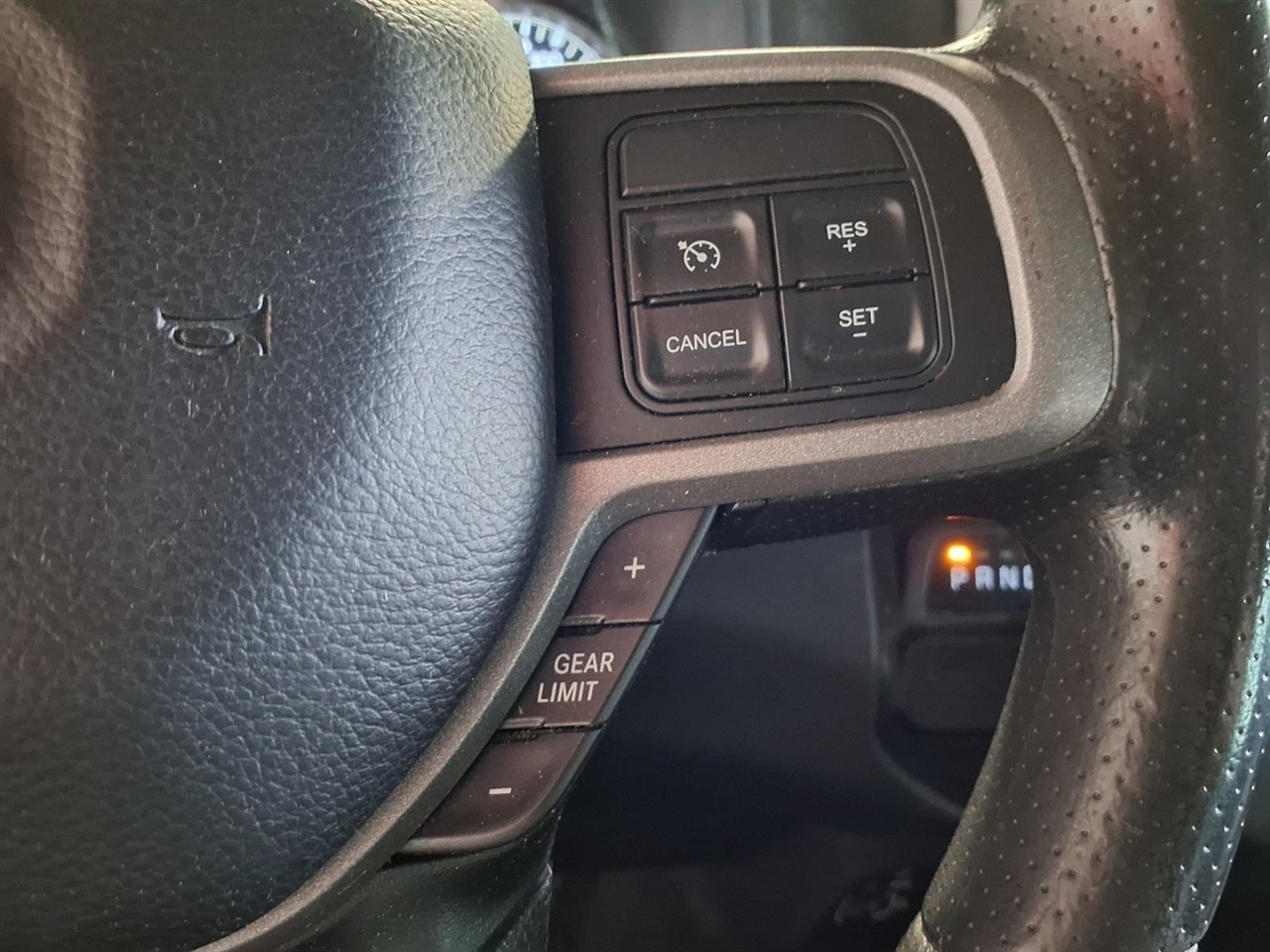 RAM 2500 Tradesman 4x4 Crew Cab 6'4" Box 2020