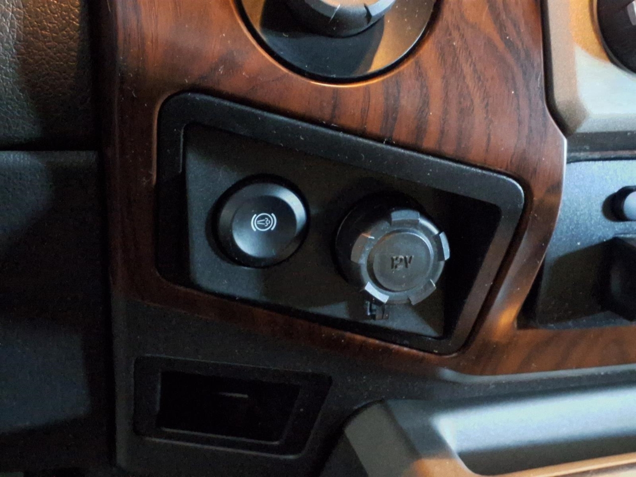 Ford Super Duty F-350 SRW  2015