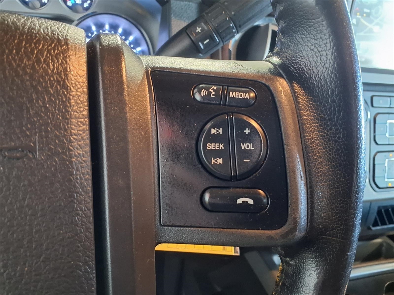 Ford Super Duty F-350 SRW  2015