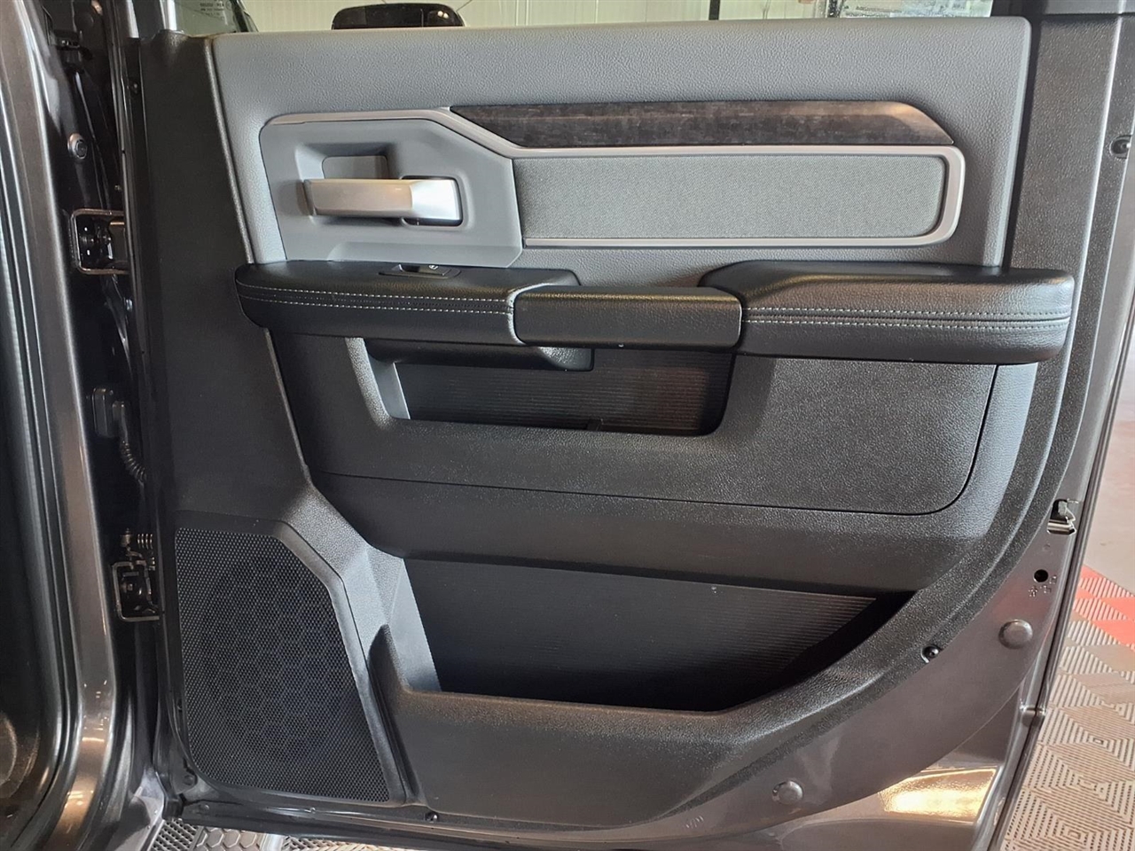 RAM 2500 Big Horn 4x4 Crew Cab 6'4" Box 2022