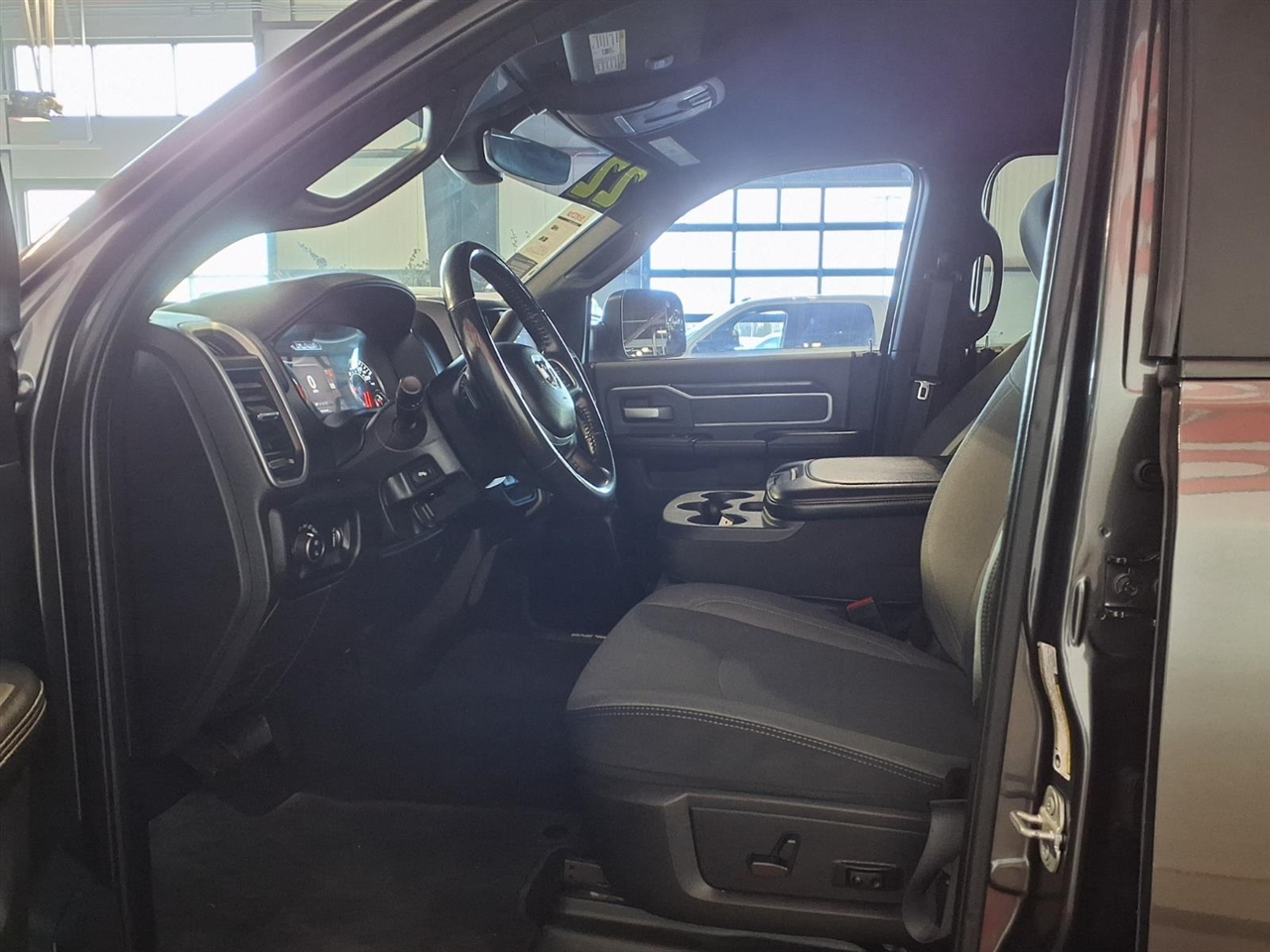 RAM 2500 Big Horn 4x4 Crew Cab 6'4" Box 2022