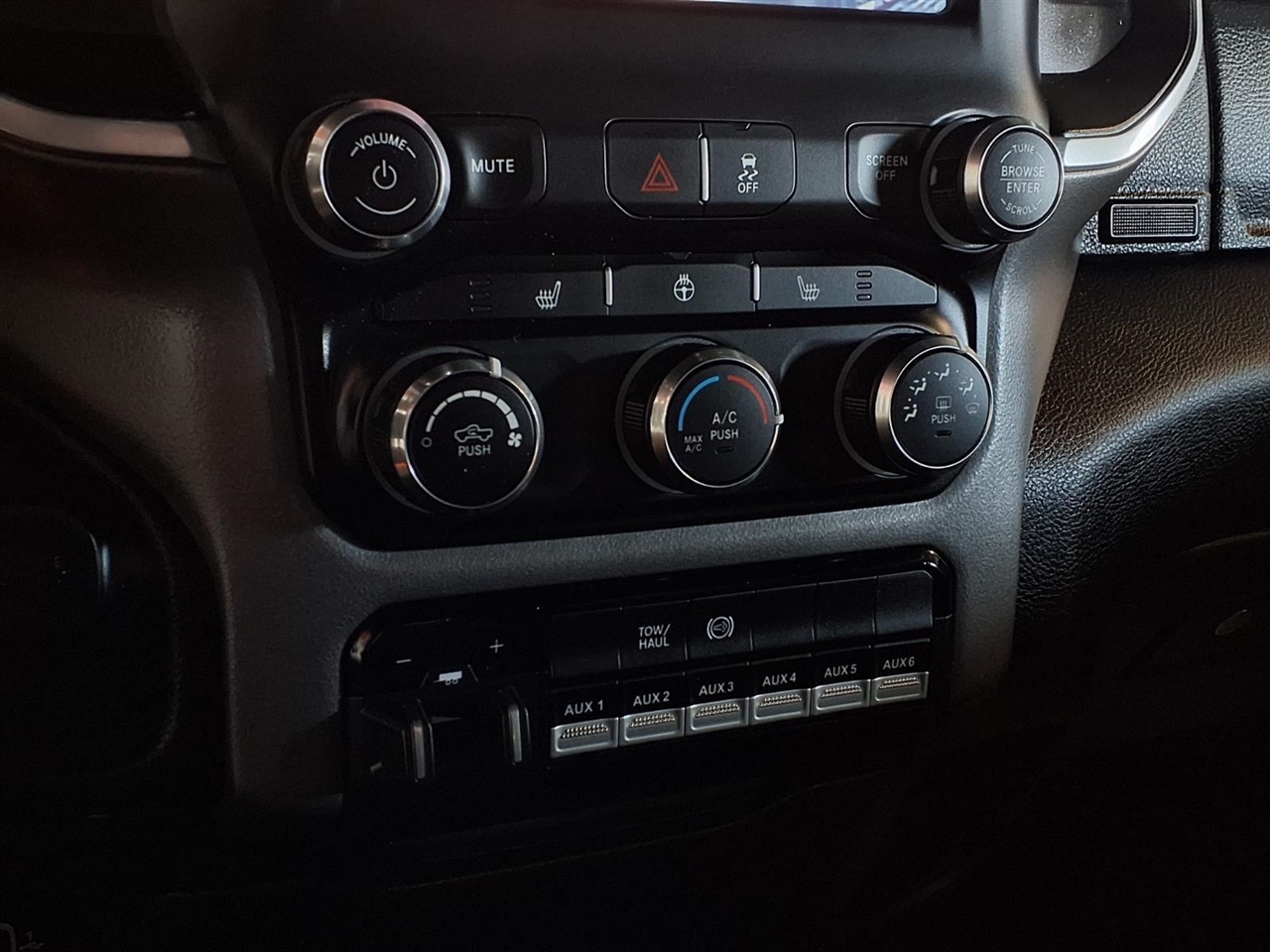 RAM 2500 Big Horn 4x4 Crew Cab 6'4" Box 2022