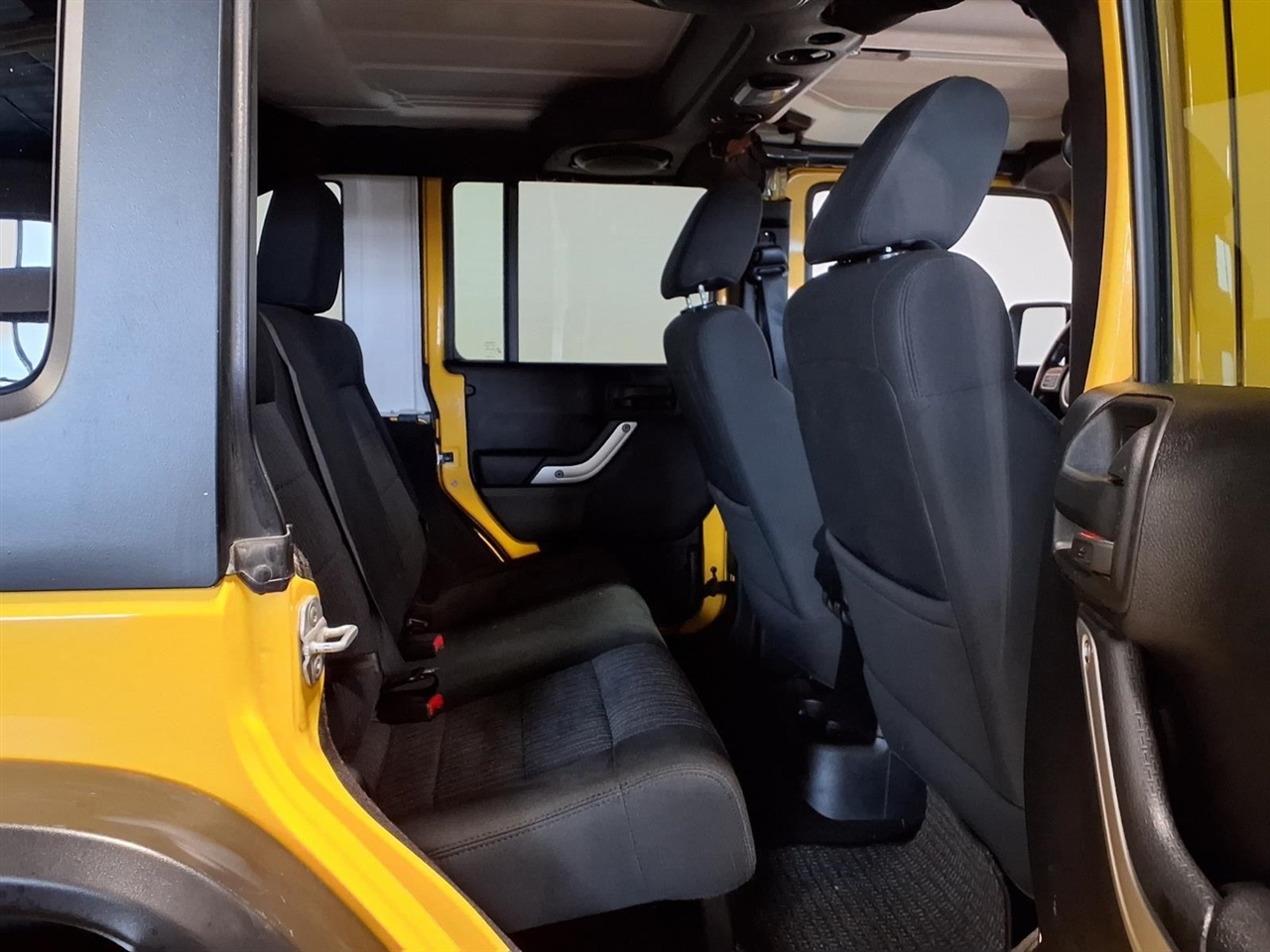 Jeep Wrangler Unlimited 4WD 4dr Rubicon 2011