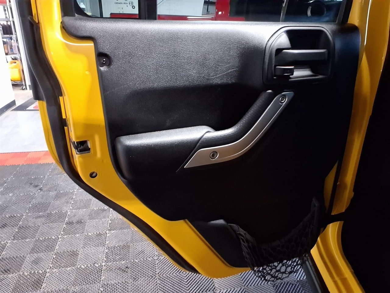 Jeep Wrangler Unlimited 4WD 4dr Rubicon 2011