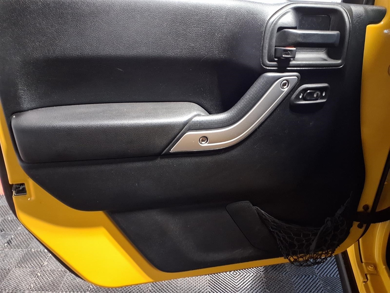 Jeep Wrangler Unlimited 4WD 4dr Rubicon 2011