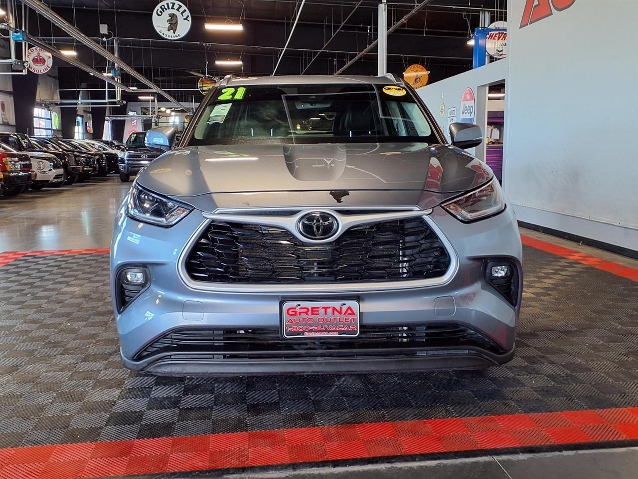 Toyota Highlander XLE AWD (Natl) 2021