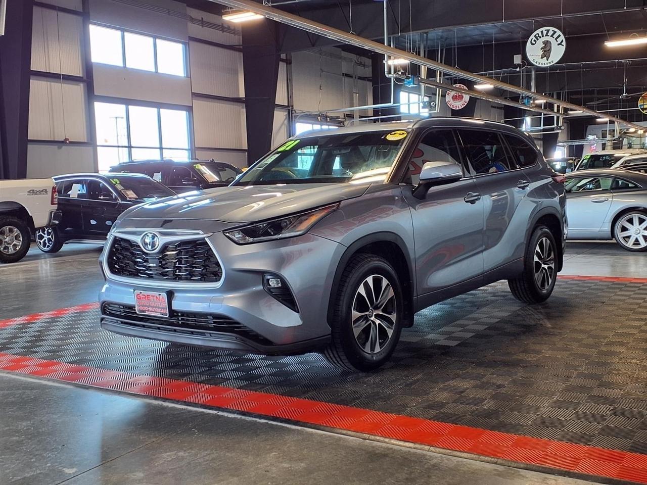 Toyota Highlander XLE AWD (Natl) 2021