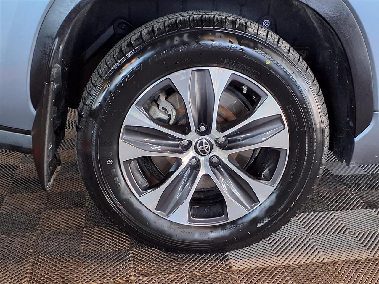 Toyota Highlander XLE AWD (Natl) 2021