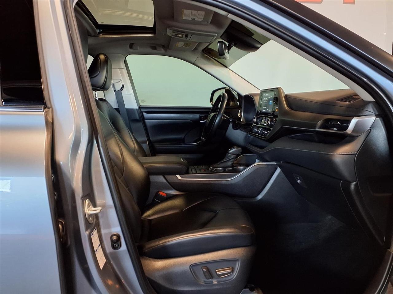 Toyota Highlander XLE AWD (Natl) 2021