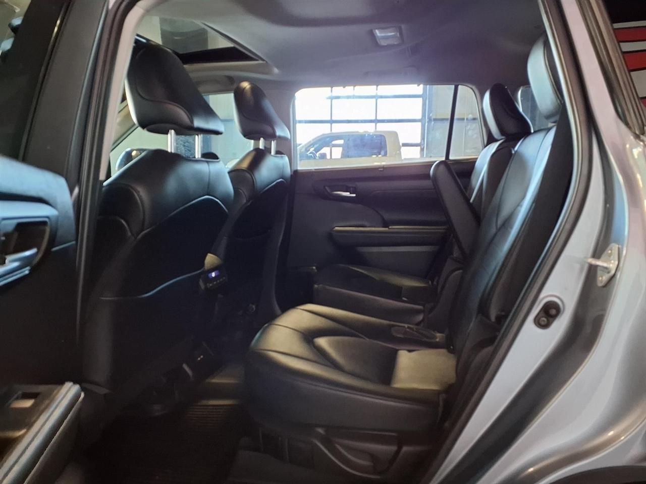 Toyota Highlander XLE AWD (Natl) 2021