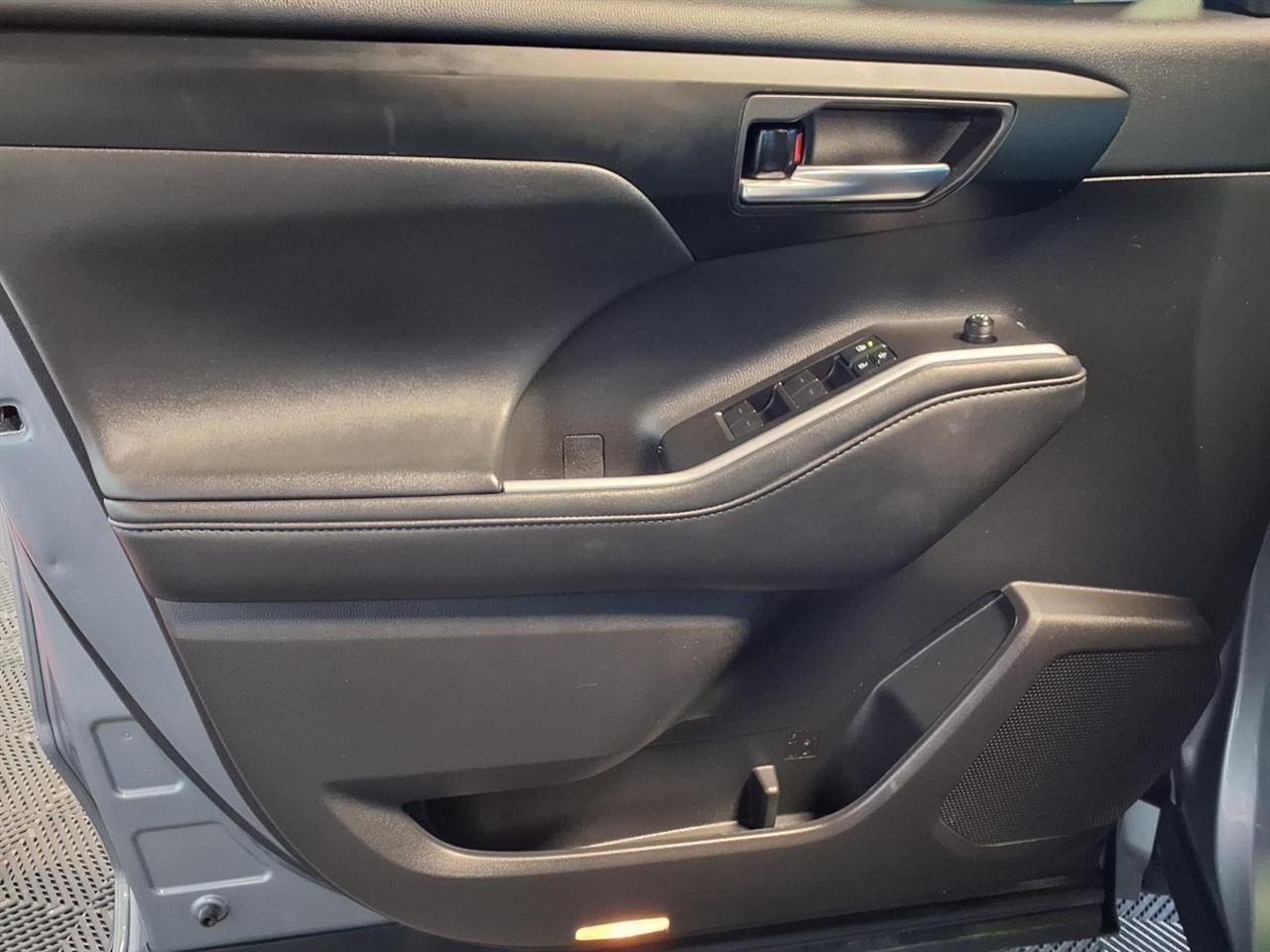 Toyota Highlander XLE AWD (Natl) 2021