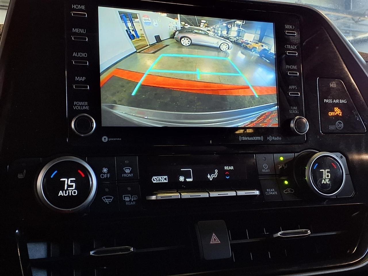 Toyota Highlander XLE AWD (Natl) 2021