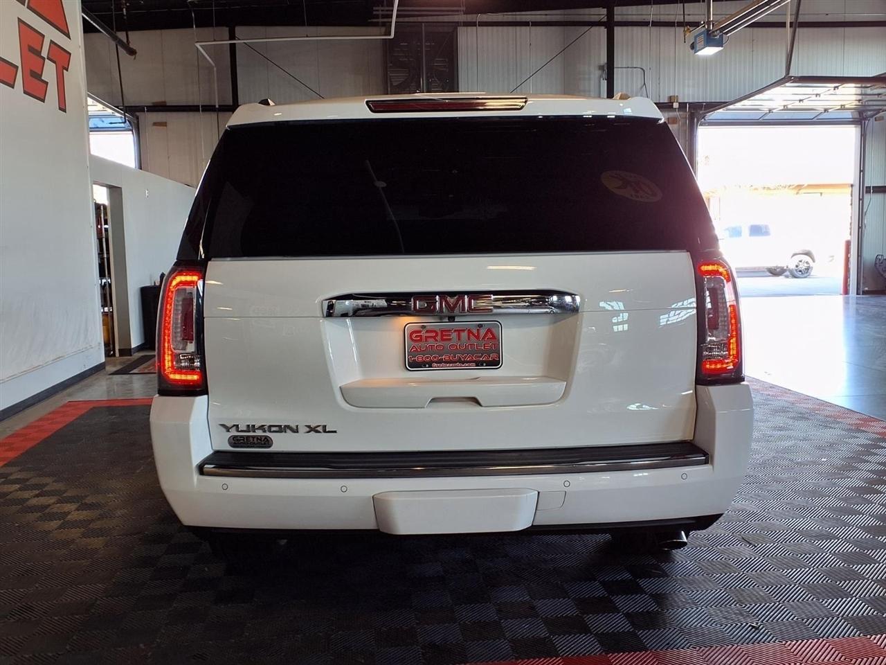 GMC Yukon XL 4WD 4dr Denali 2016