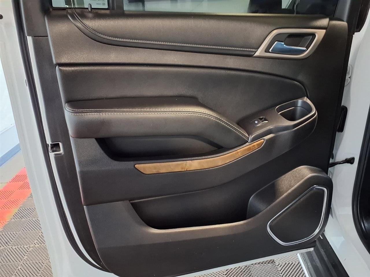 GMC Yukon XL 4WD 4dr Denali 2016