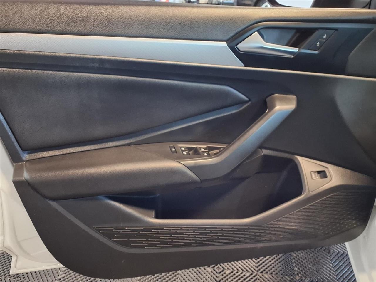 Volkswagen Jetta R-Line Auto w/ULEV 2019