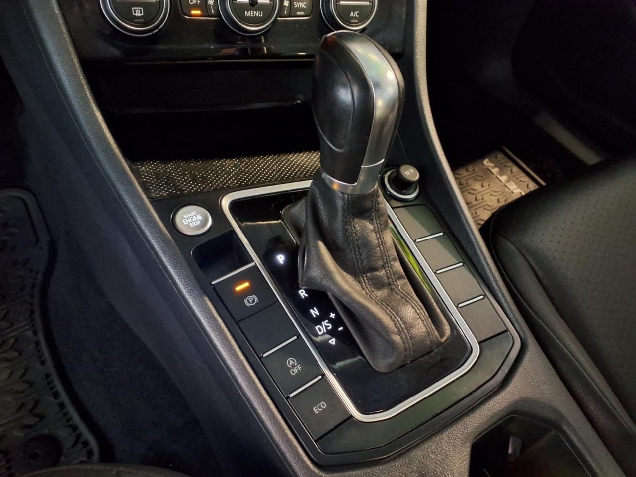 Volkswagen Jetta R-Line Auto w/ULEV 2019