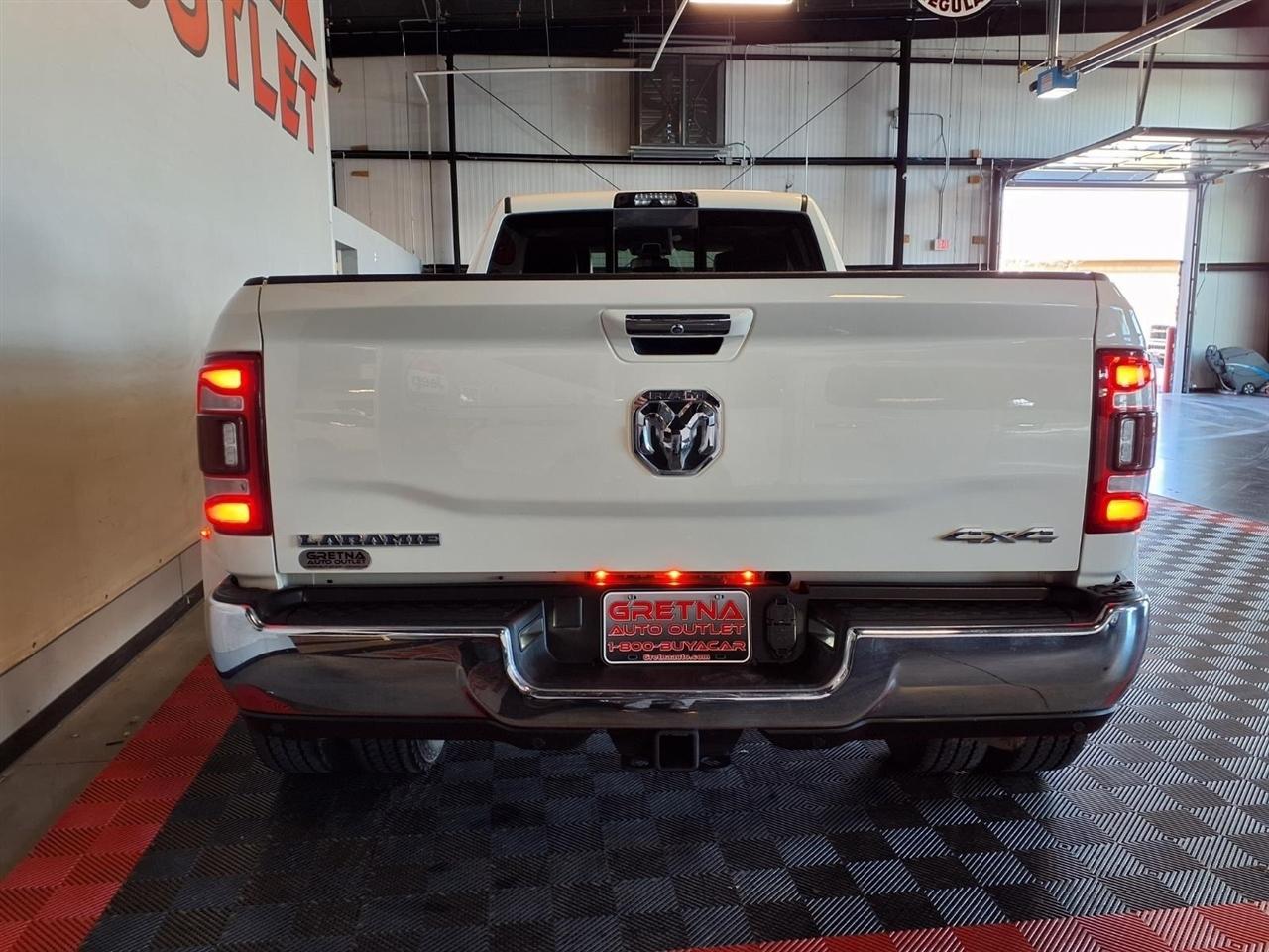 RAM 3500 Laramie 4x4 Crew Cab 8' Box 2022