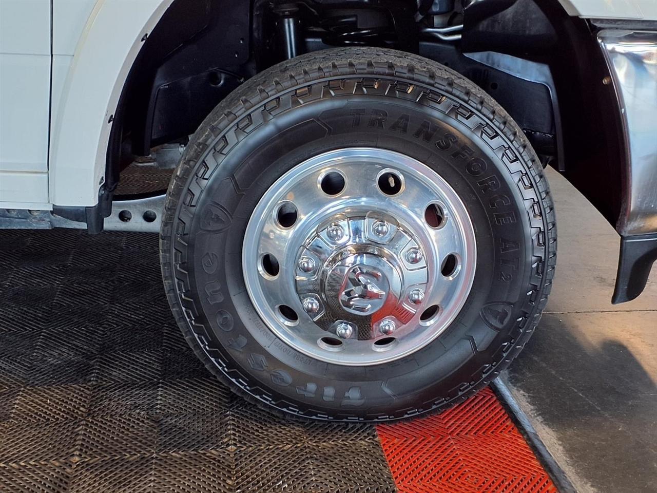 RAM 3500 Laramie 4x4 Crew Cab 8' Box 2022