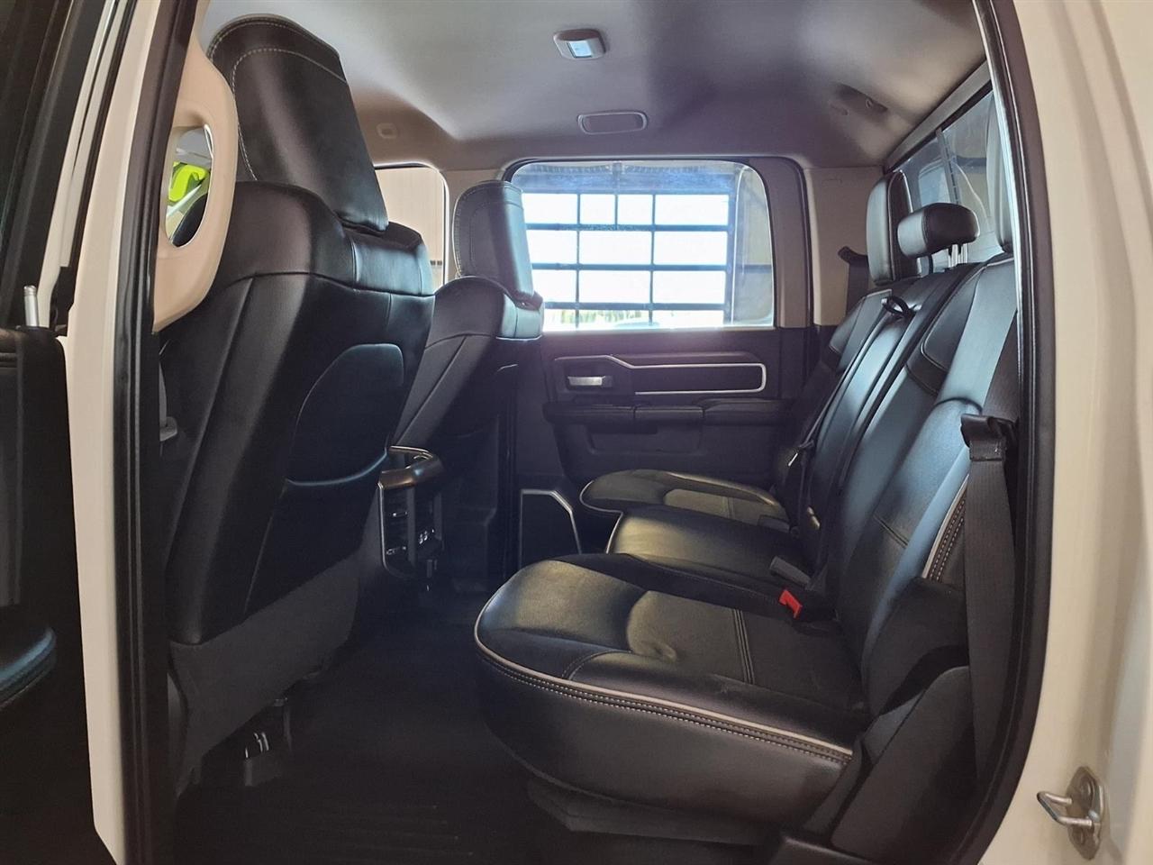 RAM 3500 Laramie 4x4 Crew Cab 8' Box 2022