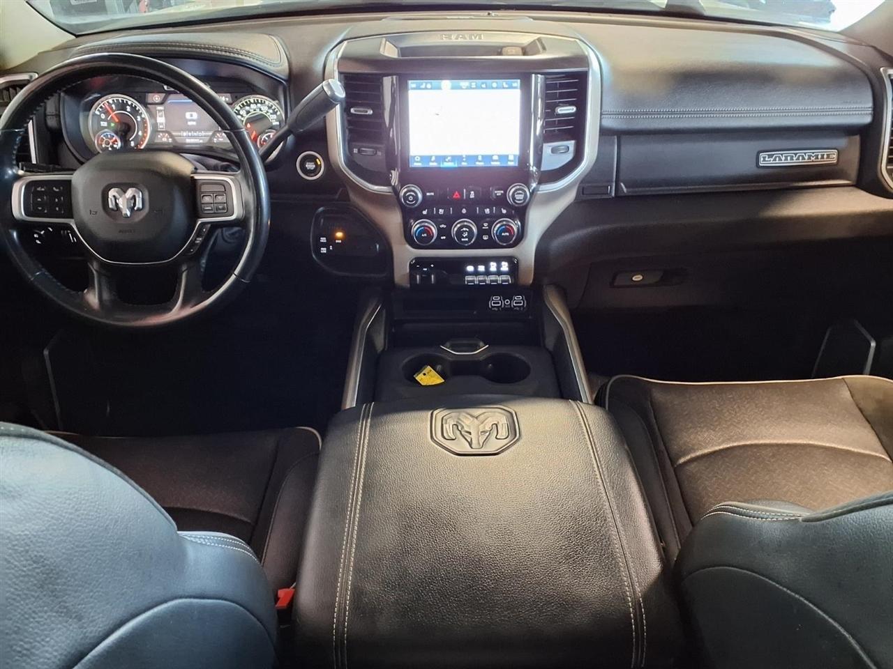 RAM 3500 Laramie 4x4 Crew Cab 8' Box 2022