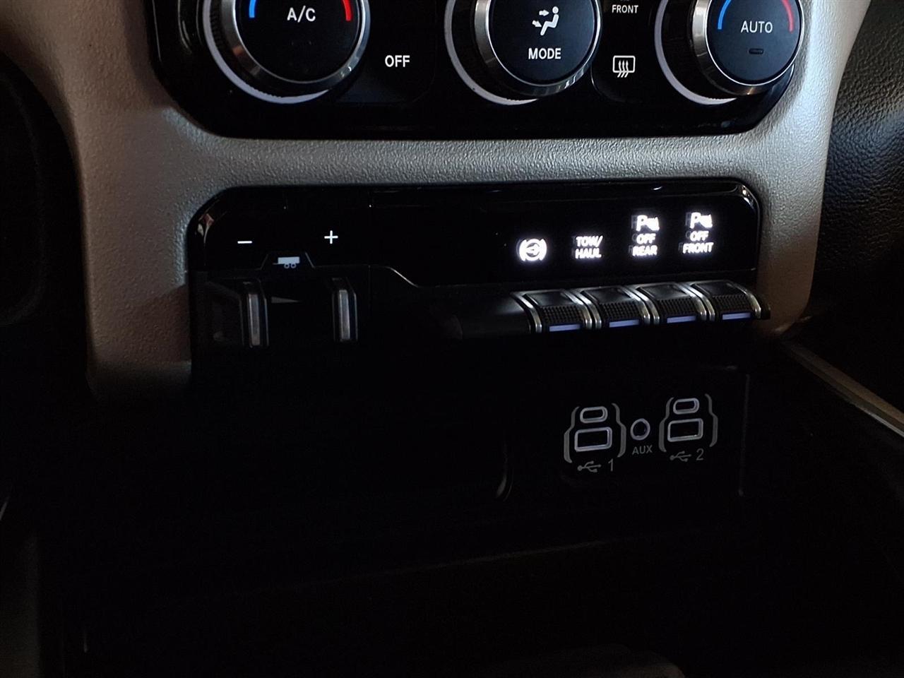 RAM 3500 Laramie 4x4 Crew Cab 8' Box 2022