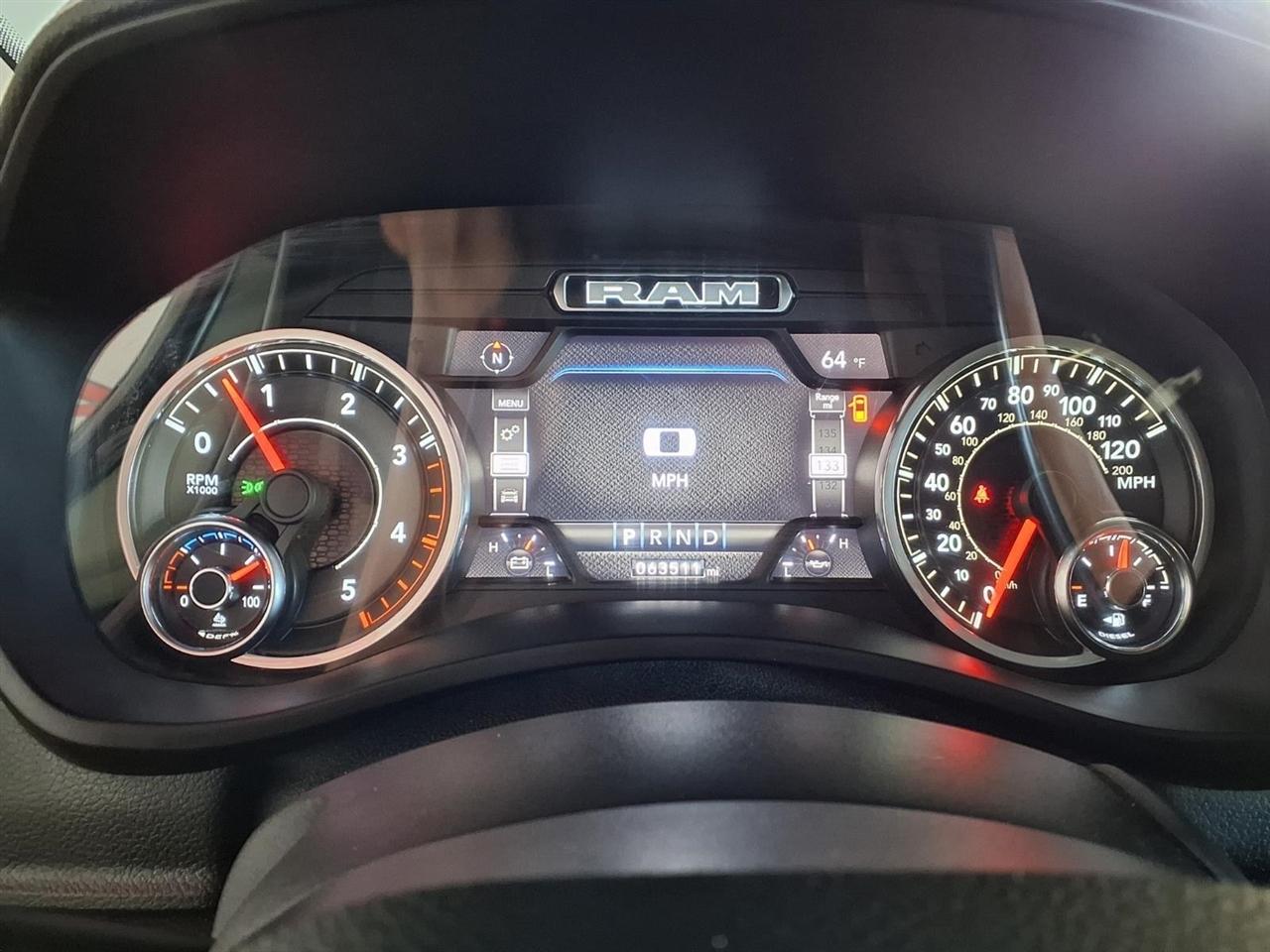 RAM 3500 Laramie 4x4 Crew Cab 8' Box 2022