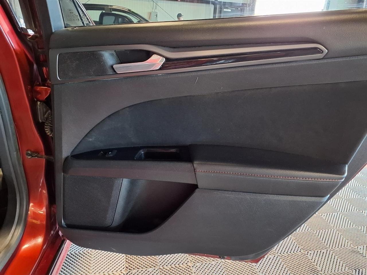 Ford Fusion 4dr Sdn SE FWD 2014