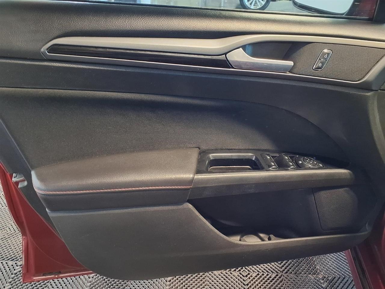 Ford Fusion 4dr Sdn SE FWD 2014