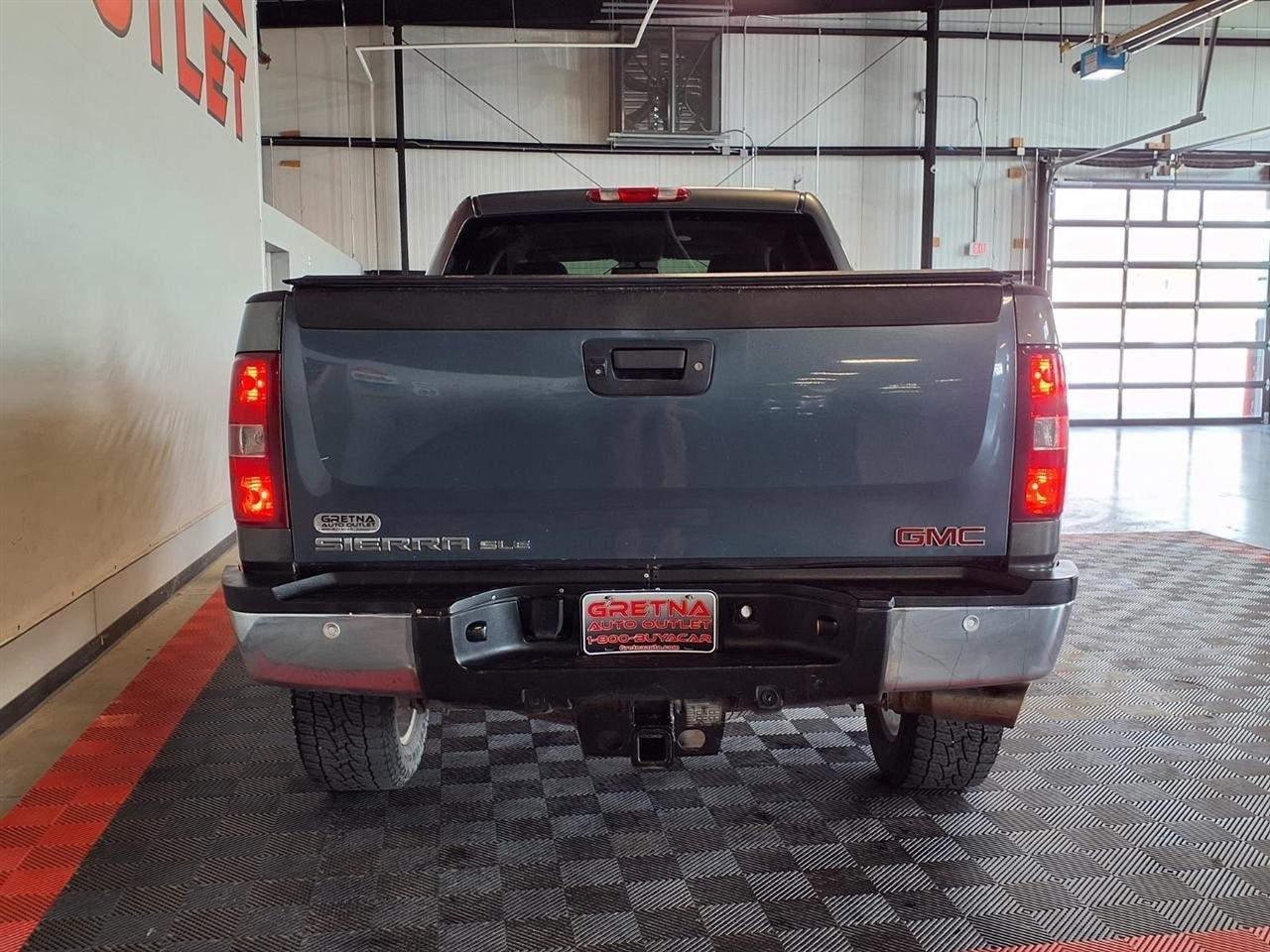 Chevrolet Silverado 2500HD 4WD Crew Cab 153.7" LTZ 2011