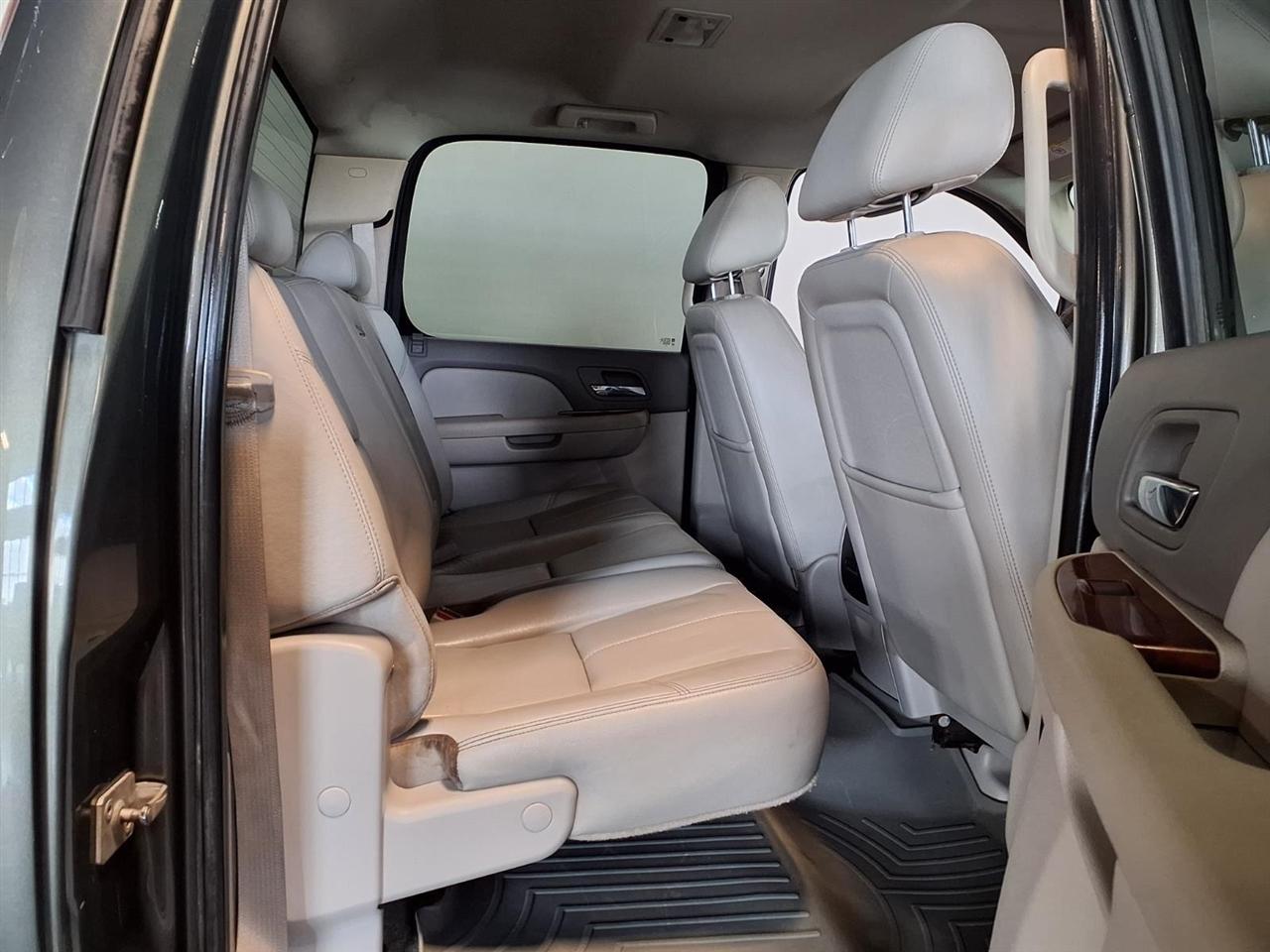 Chevrolet Silverado 2500HD 4WD Crew Cab 153.7" LTZ 2011