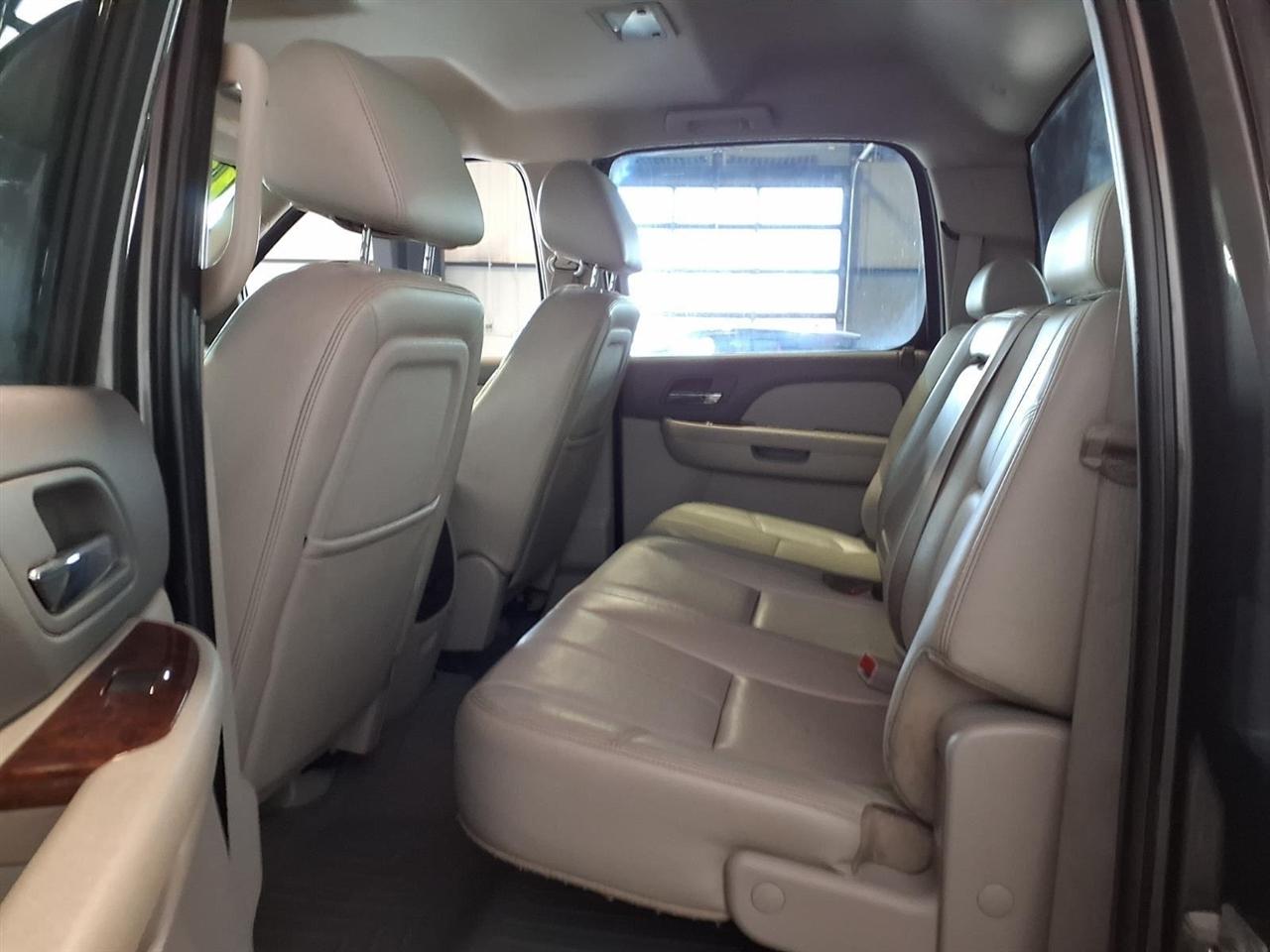 Chevrolet Silverado 2500HD 4WD Crew Cab 153.7" LTZ 2011