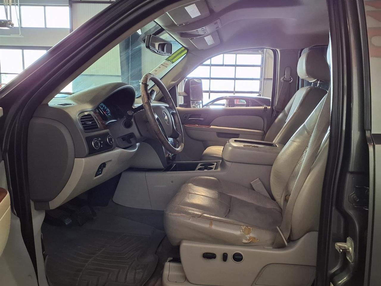 Chevrolet Silverado 2500HD 4WD Crew Cab 153.7" LTZ 2011