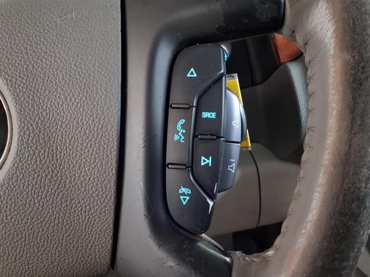 Chevrolet Silverado 2500HD 4WD Crew Cab 153.7" LTZ 2011