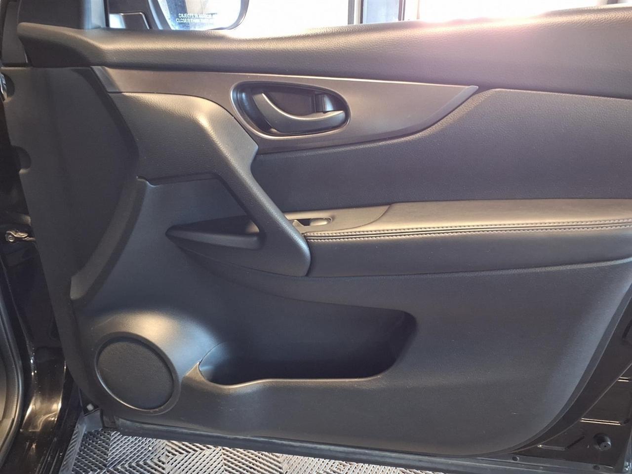 Nissan Rogue Sport AWD S 2017