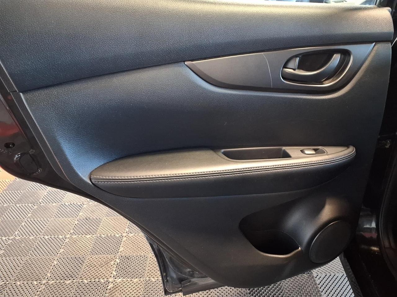 Nissan Rogue Sport AWD S 2017