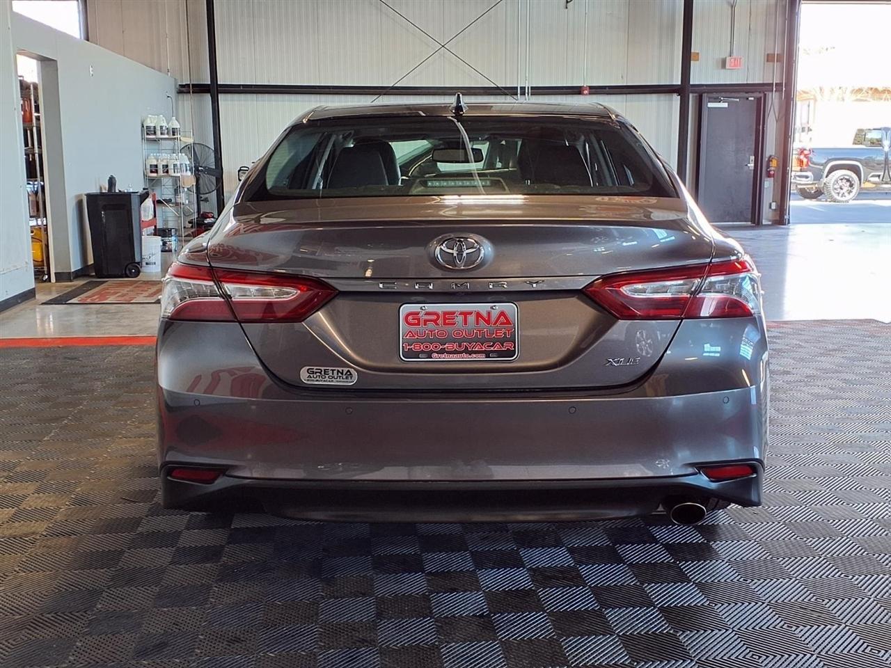 Toyota Camry XLE Auto (Natl) 2018