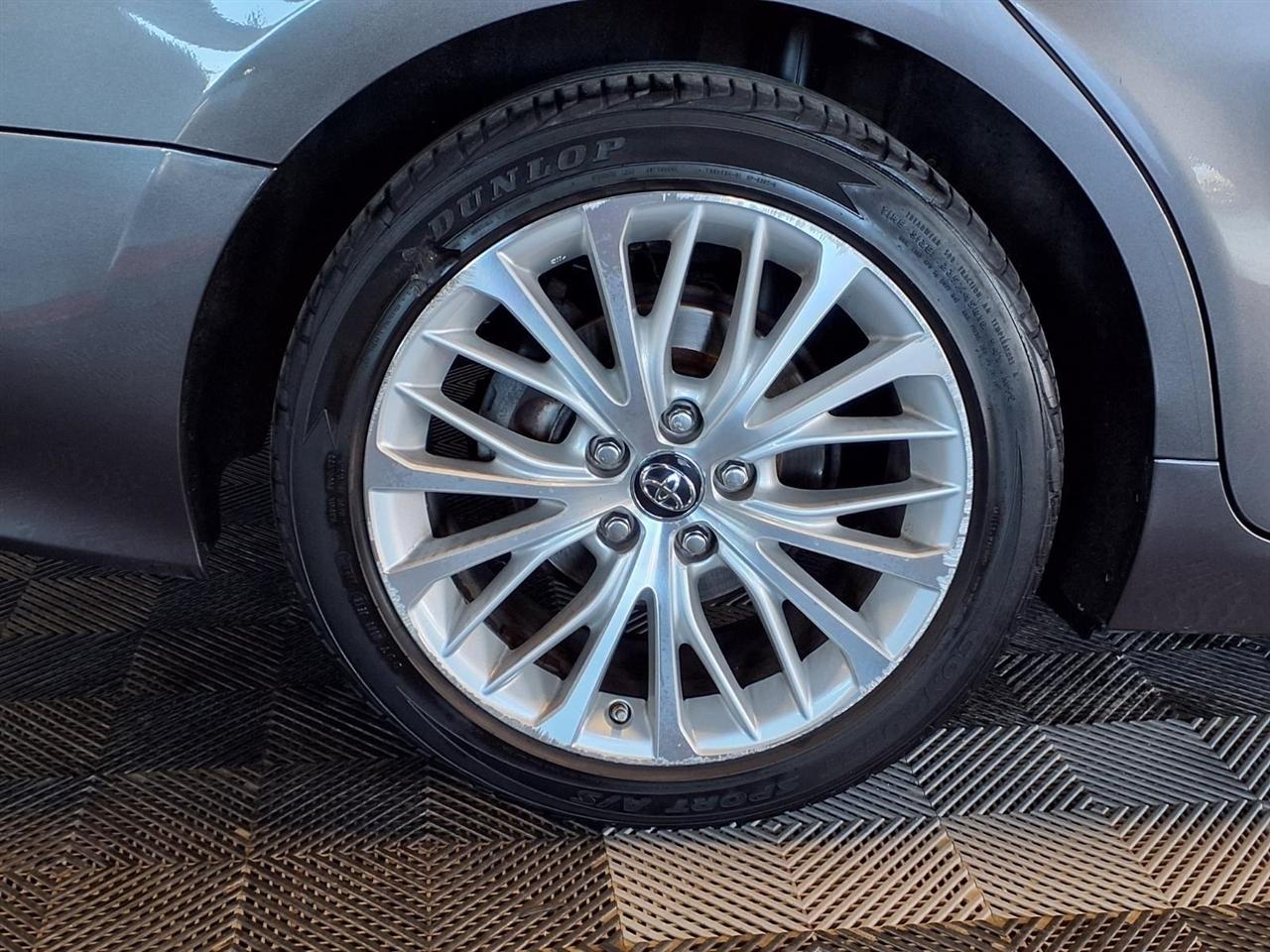 Toyota Camry XLE Auto (Natl) 2018