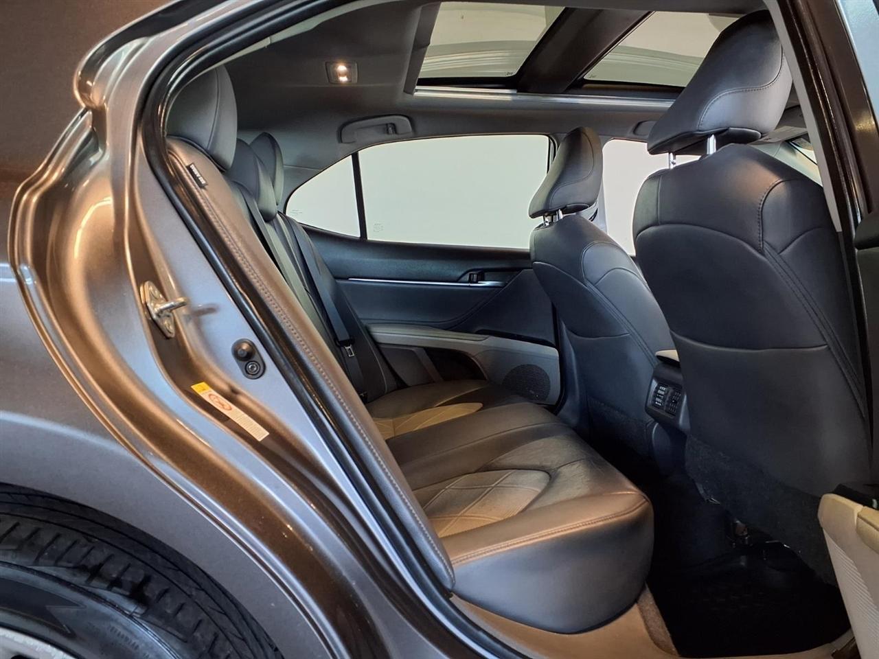 Toyota Camry XLE Auto (Natl) 2018