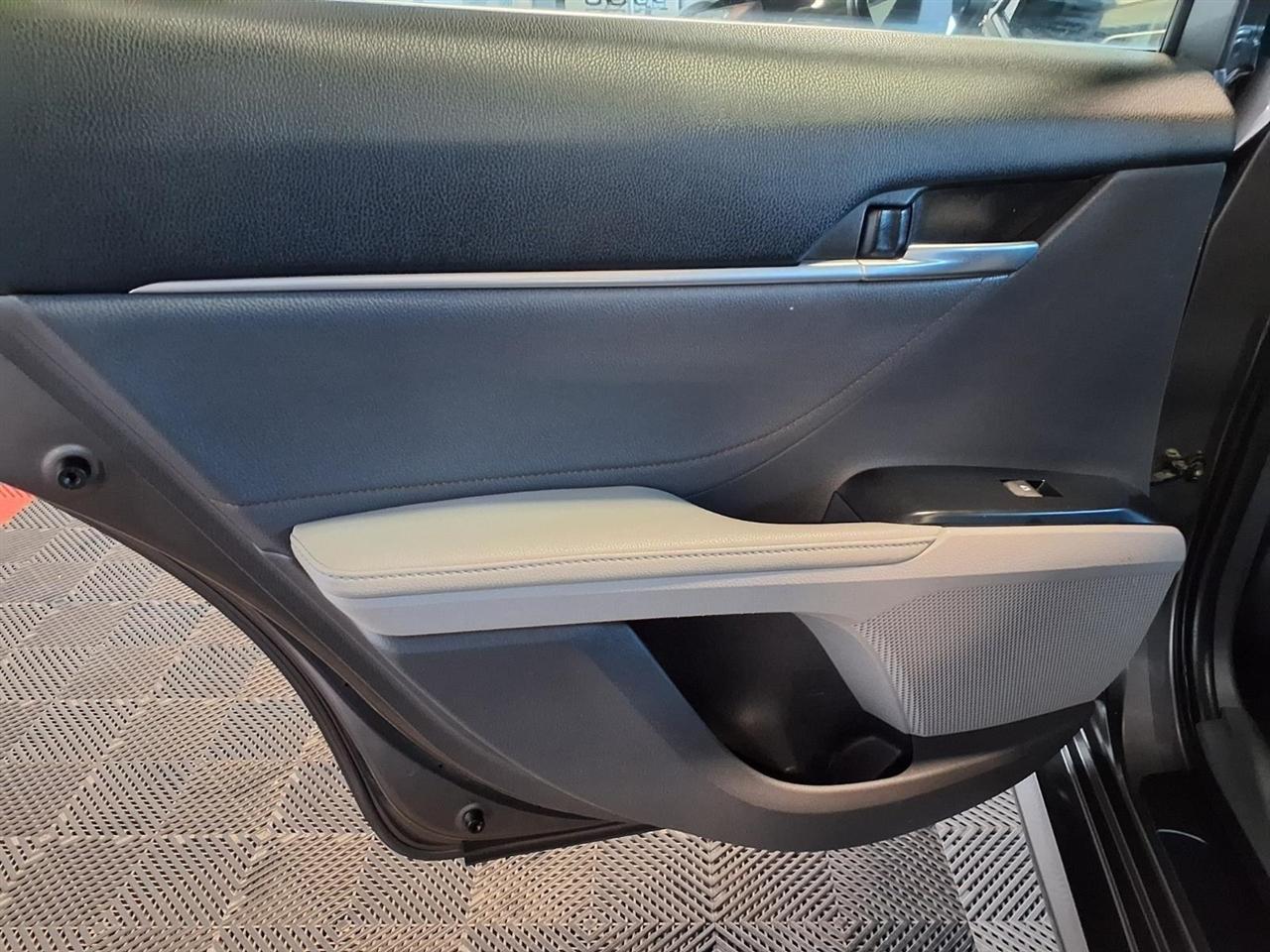 Toyota Camry XLE Auto (Natl) 2018