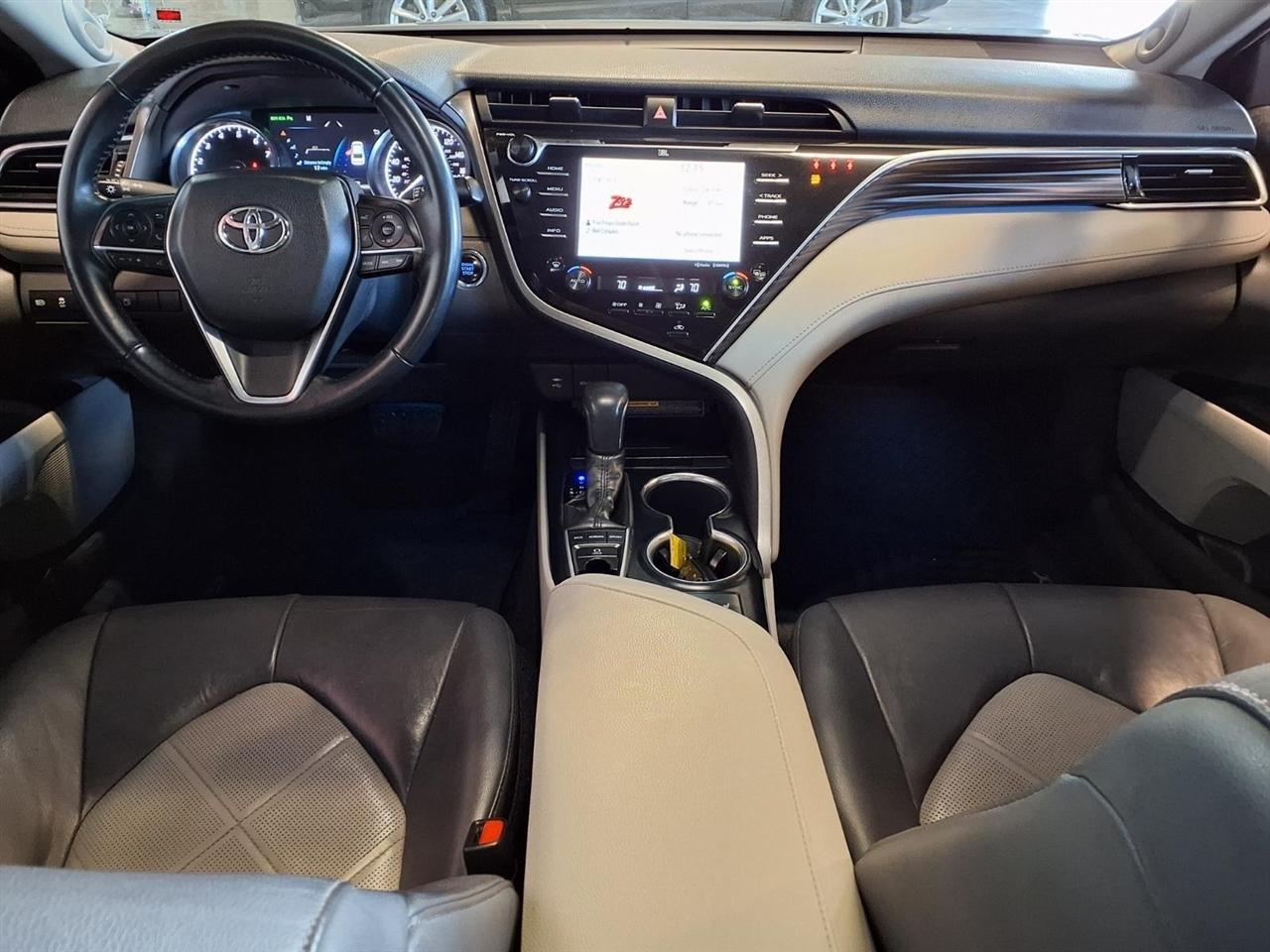 Toyota Camry XLE Auto (Natl) 2018