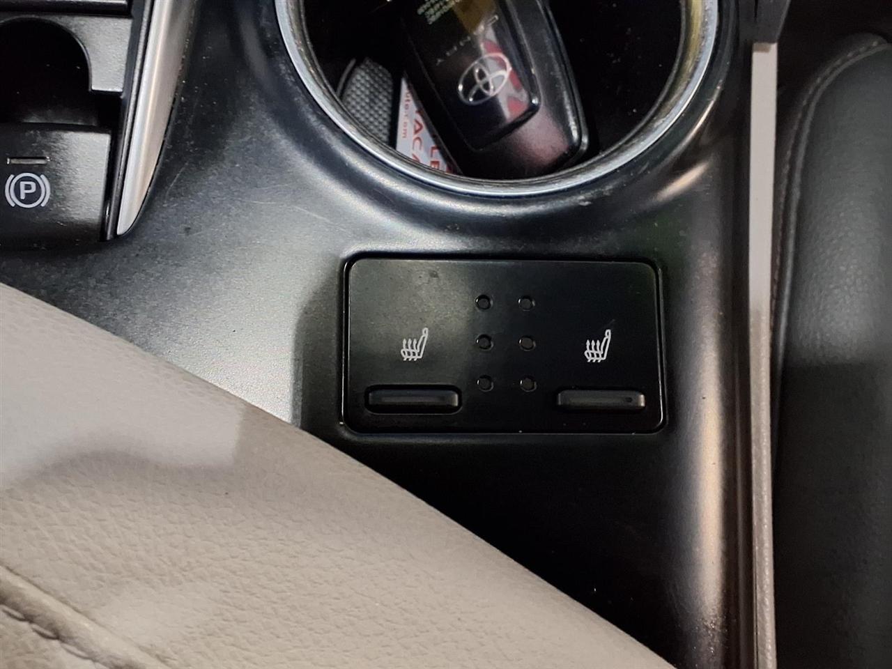 Toyota Camry XLE Auto (Natl) 2018