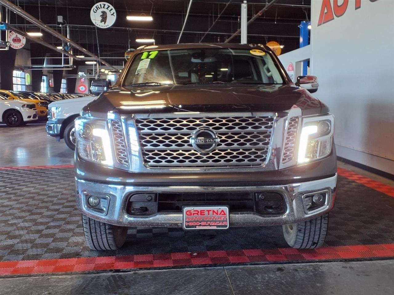 Nissan Titan 4x4 Crew Cab SL 2017
