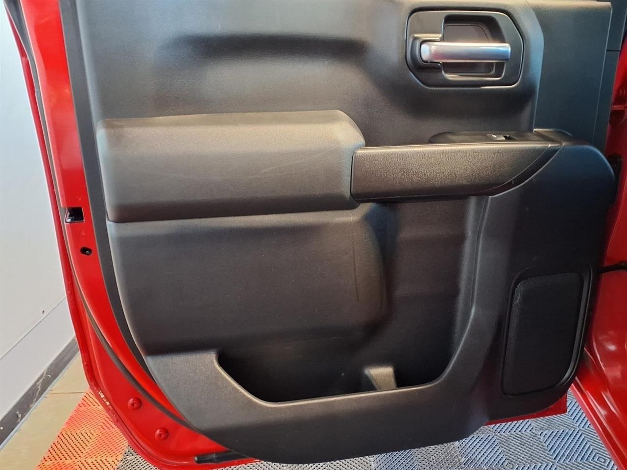 Chevrolet Silverado 1500 4WD Crew Cab 147" Custom Trail Boss 2020