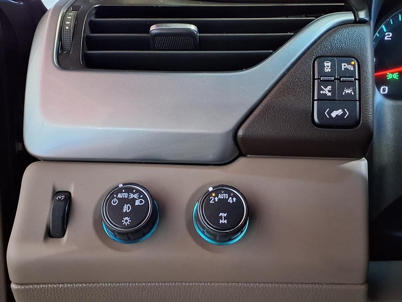 Chevrolet Tahoe 4WD 4dr Premier 2018