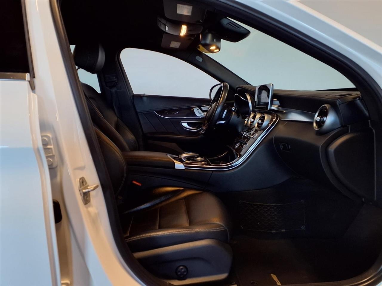 Mercedes-Benz C-Class 4dr Sdn C 300 4MATIC 2015